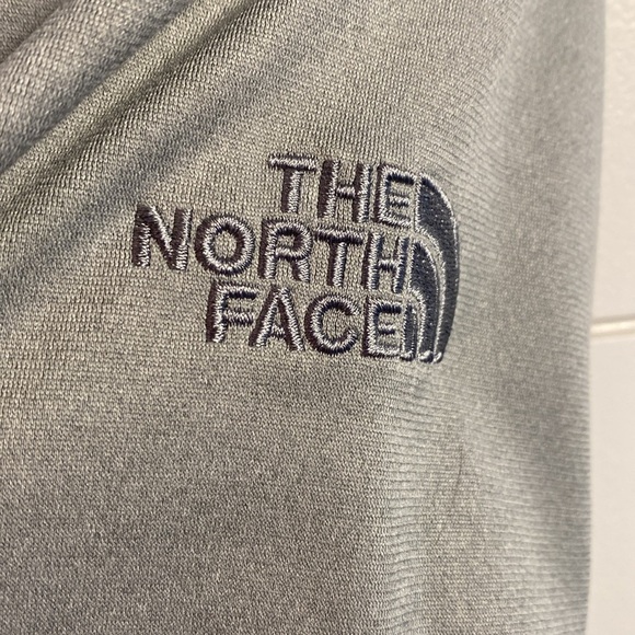 The North Face grey fleece lined quarter zip light long sleeve shirt jacket - Picture 2 of 9